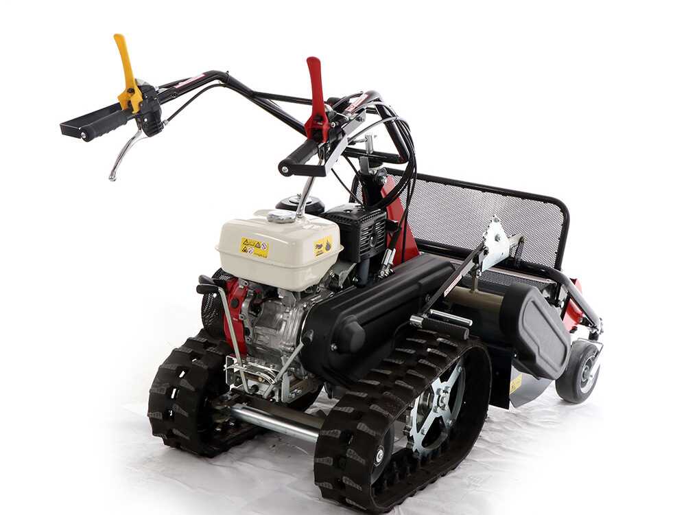 benassi t750 shd tondeuse débroussailleuse professionnelle à couteaux sur chenilles honda gx270 Benassi T750 SHD - Tondeuse débroussailleuse professionnelle à couteaux sur chenilles - Honda GX270