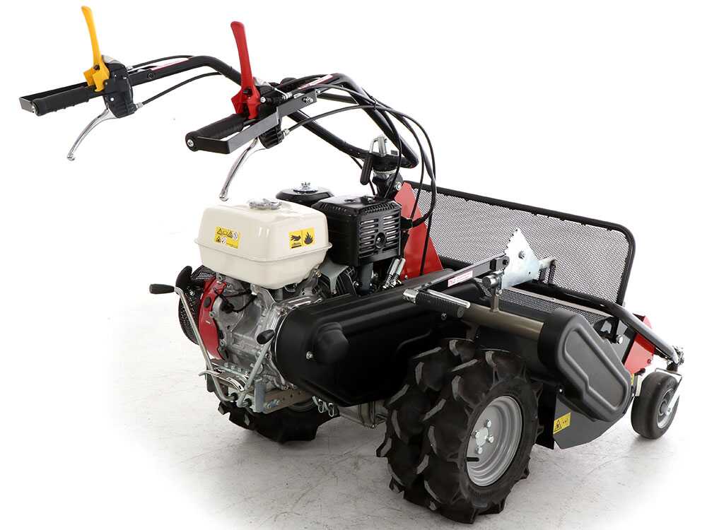 benassi t900p tondeuse débroussailleuse professionnelle à couteaux honda gx390 Benassi T900P - Tondeuse débroussailleuse professionnelle à couteaux - Honda GX390