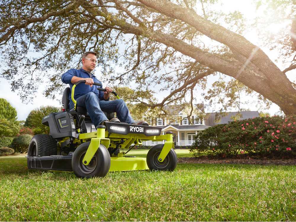 tondeuse autoportée ryobi ztr480ex à rayon de braquage zéro moteur électrique sur batterie 48v/100ah coupe de 107cm 2en1 Tondeuse autoportée Ryobi ZTR480ex à rayon de braquage zéro - Moteur électrique sur batterie 48V/100Ah - coupe de 107cm - 2en1